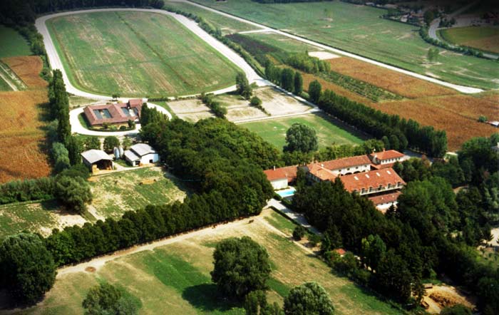 Scuderia Gardesana - Ranch of trotter horses